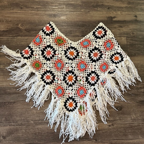 Cropped Crochet Fringe Shawl — one size fits most - Picture 6 of 7